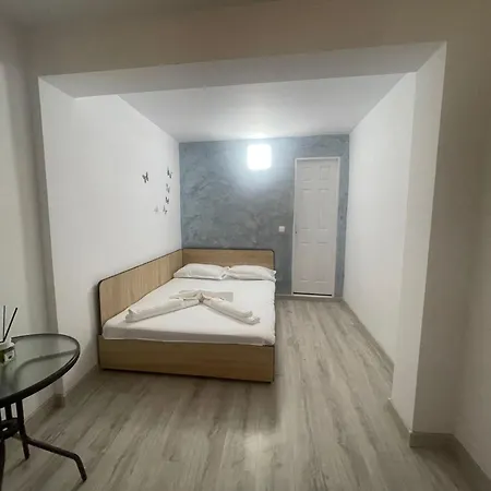 Casa Bella ゲストハウス エフォリエ・スド